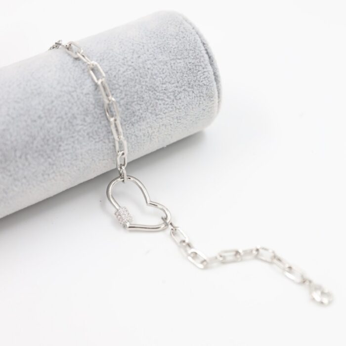 ⁦سوار فضي بتصميم جنزير وقلب⁩ - الصورة ⁦2⁩