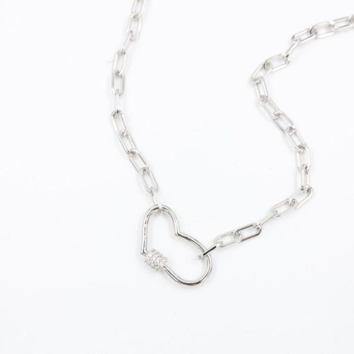 ⁦سلسال فضي بتصميم جنزير وقلب⁩ - الصورة ⁦3⁩