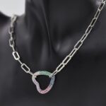 ⁦سلسال فضي بتصميم جنزير وقلب⁩ - الصورة ⁦2⁩