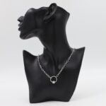 سلسال فضي بتصميم جنزير ودائرة