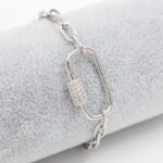 سوار فضي بتصميم جنزير وبيضاوي