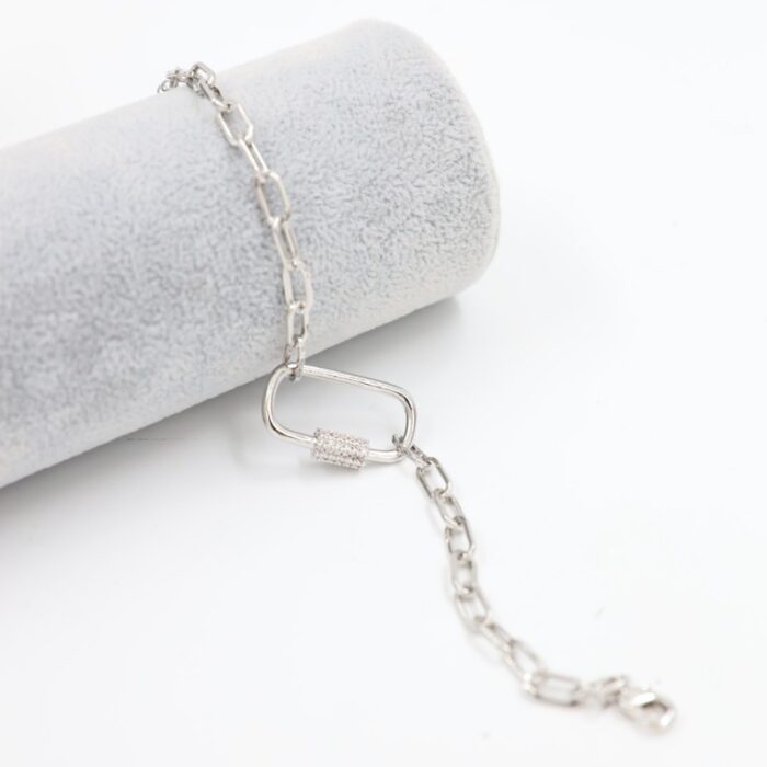 ⁦سوار فضي بتصميم جنزير وبيضاوي⁩ - الصورة ⁦2⁩