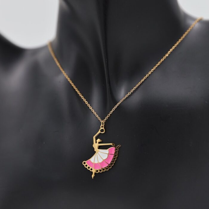 ⁦سلسال ذهبي بتصميم راقصة باليه⁩ - الصورة ⁦2⁩