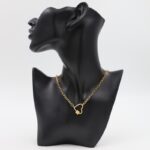 سلسال ذهبي بتصميم جنزير وقلب