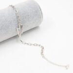 ⁦سوار فضي بتصميم جنزير وبرق⁩ - الصورة ⁦2⁩