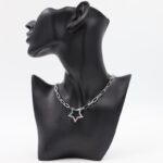 سلسال فضي بتصميم نجمة زركون ملون