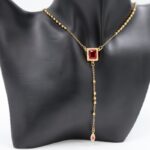 ⁦سلسال ذهبي بتصميم زركون أحمر مستطيل⁩ - الصورة ⁦3⁩