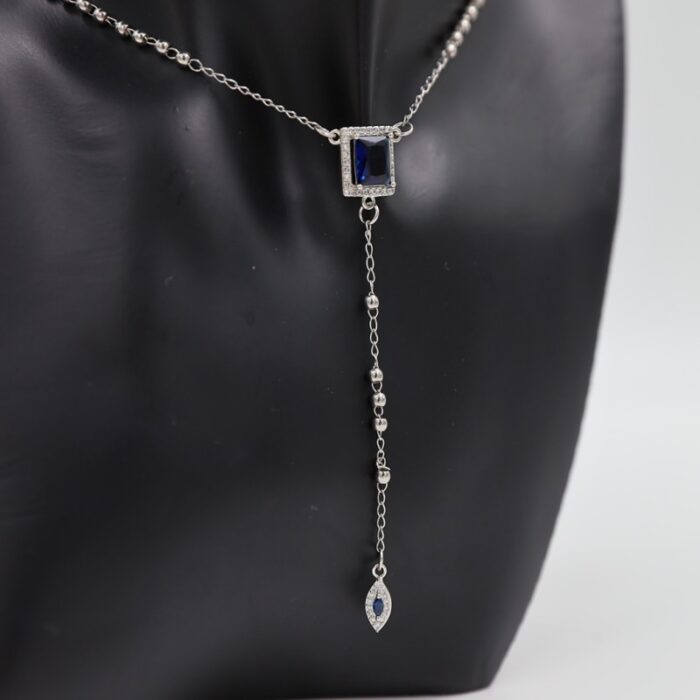 ⁦سلسال فضي بتصميم حجر زركون كحلي مستطيل⁩ - الصورة ⁦2⁩