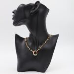 سلسال ذهبي بتصميم جنزير ودائرة زركون ملون