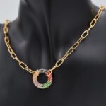 ⁦سلسال ذهبي بتصميم جنزير ودائرة زركون ملون⁩ - الصورة ⁦2⁩