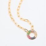 ⁦سلسال ذهبي بتصميم جنزير ودائرة زركون ملون⁩ - الصورة ⁦3⁩