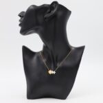 سلسال ذهبي بتصميم لعبة تركيب