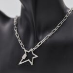 ⁦سلسال فضي بتصميم جنزير ونجمة⁩ - الصورة ⁦2⁩