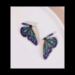 حلق على شكل فراشة