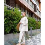 ⁦طقم خريفي قميص مع بنطال لون بيج⁩ - الصورة ⁦2⁩