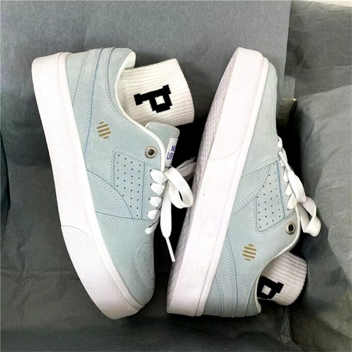 ⁦حذاء سبورت نعل عريض للنساء لون أخضر فاتح ونعل أبيض⁩ - الصورة ⁦4⁩