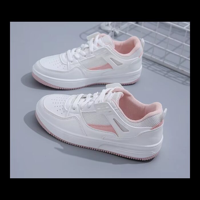 ⁦حذاء جلد سبورت للنساء لون أبيض وزهري⁩ - الصورة ⁦6⁩