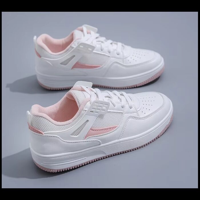 ⁦حذاء جلد سبورت للنساء لون أبيض وزهري⁩ - الصورة ⁦8⁩