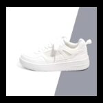 حذاء جلد سبورت للنساء لون أبيض