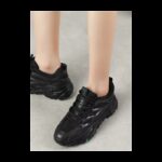 ⁦حذاء جلد سبورت للنساء لون أسود⁩ - الصورة ⁦8⁩