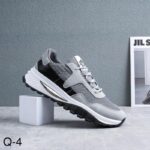 حذاء سبورت برباط للرجال لون رمادي