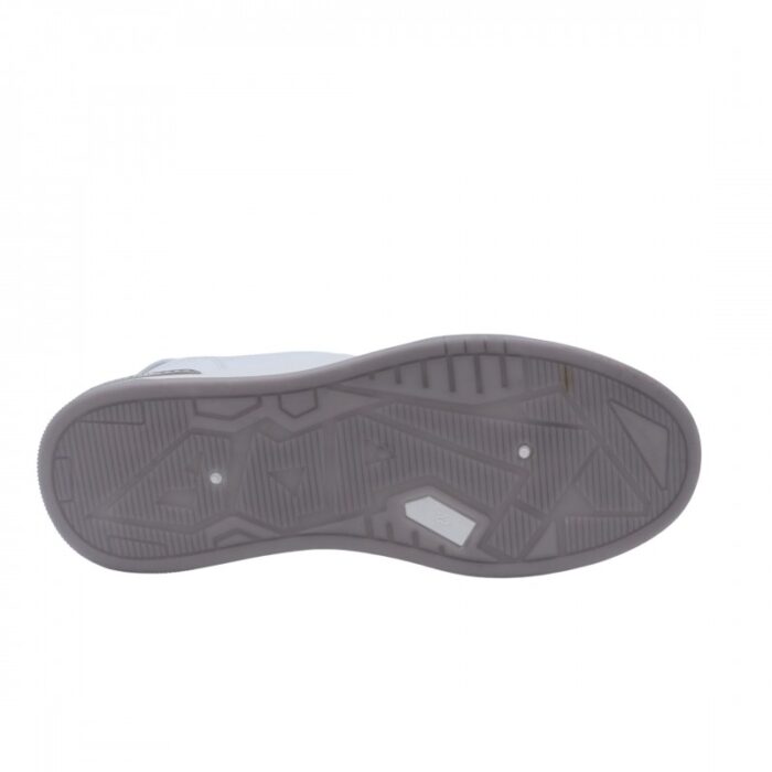 ⁦حذاء فاشن سبورت برباط للرجال لون أبيض ورمادي⁩ - الصورة ⁦6⁩