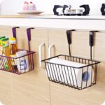 ⁦سلة معدنية لتخزين تنظيم الأغراض يوضع فوق الباب حجم 28×22 سم⁩ - الصورة ⁦5⁩