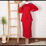 طقم تنورة وبلوزه للنساء لون أحمر