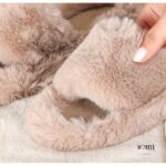 ⁦شبشب فرو مفتوح للنساء لون بيج⁩ - الصورة ⁦2⁩