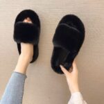 ⁦شبشب فرو مفتوح للنساء لون أسود⁩ - الصورة ⁦2⁩