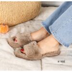 ⁦شبشب فرو مفتوح للنساء لون بني⁩ - الصورة ⁦2⁩