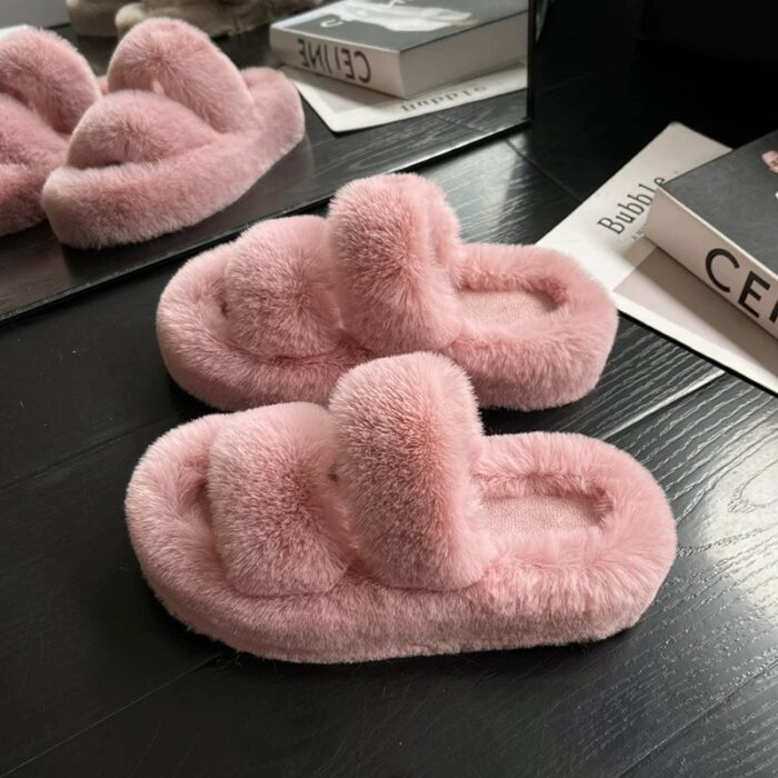 1033754640_67dc7bcebca62 شبشب فرو بتصميم حزامين للنساء لون زهري - الصورة 1