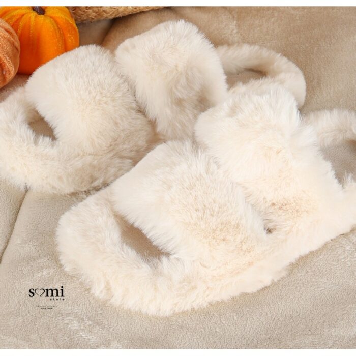 ⁦شبشب فرو بتصميم حزامين للنساء لون أبيض⁩ - الصورة ⁦2⁩