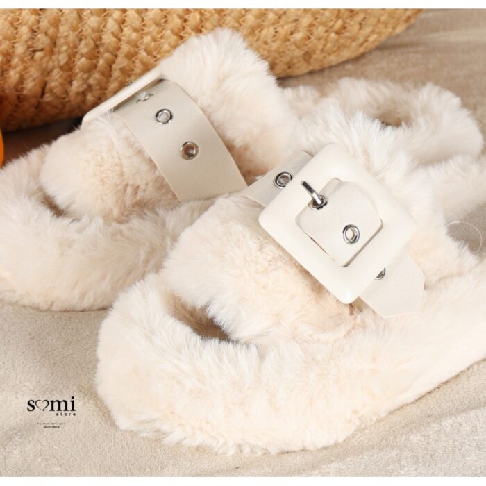 ⁦شبشب فرو بتصميم حزام مع سير للنساء لون أبيض⁩ - الصورة ⁦2⁩