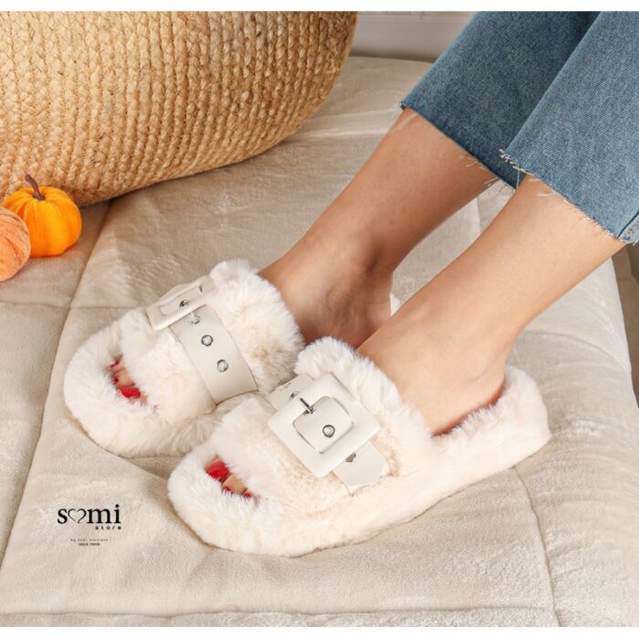 ⁦شبشب فرو بتصميم حزام مع سير للنساء لون أبيض⁩ - الصورة ⁦3⁩