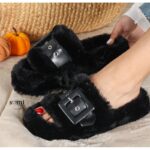 ⁦شبشب فرو بتصميم حزام مع سير للنساء لون أسود⁩ - الصورة ⁦3⁩