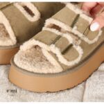 شبشب فرو منزلي بتصميم حزامين أمامين للنساء لون زيتي