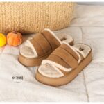 ⁦شبشب فرو منزلي بتصميم حزام لاصق للنساء لون بني⁩ - الصورة ⁦3⁩