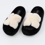 حذاء مبطن فرو بنعل عريض للنساء لون أسود وأبيض