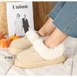 حذاء مبطن فرو بنعل عريض للنساء لون بيج