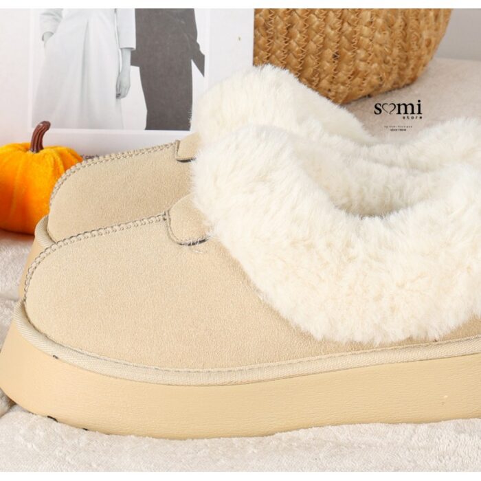 ⁦حذاء مبطن فرو بنعل عريض للنساء لون بيج⁩ - الصورة ⁦3⁩
