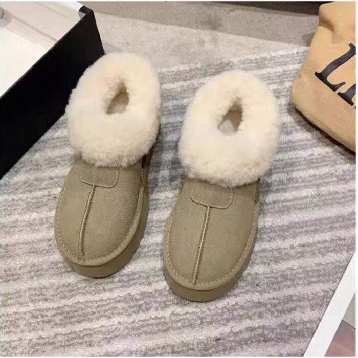 ⁦حذاء مبطن فرو بنعل عريض للنساء لون زيتي⁩ - الصورة ⁦3⁩