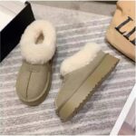 ⁦حذاء مبطن فرو بنعل عريض للنساء لون زيتي⁩ - الصورة ⁦4⁩