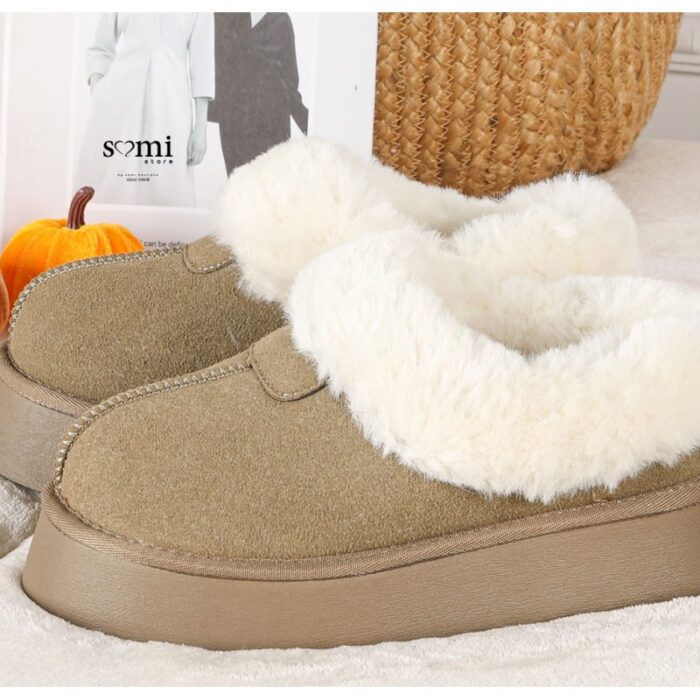 ⁦حذاء مبطن فرو بنعل عريض للنساء لون زيتي⁩ - الصورة ⁦5⁩