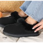 ⁦حذاء مبطن فرو لنساء لون أسود⁩ - الصورة ⁦6⁩