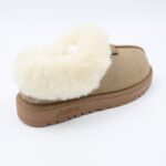 حذاء مبطن فرو للنساء لون زيتي فاتح