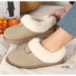 ⁦حذاء مبطن فرو للنساء لون زيتي فاتح⁩ - الصورة ⁦8⁩