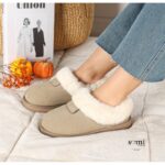 ⁦حذاء مبطن فرو للنساء لون زيتي فاتح⁩ - الصورة ⁦9⁩