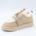 ⁦حذاء بأربطة مبطن فرو بنعل عريض للنساء لون بيج⁩ - الصورة ⁦5⁩