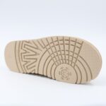 ⁦حذاء بأربطة مبطن فرو بنعل عريض للنساء لون بيج⁩ - الصورة ⁦6⁩